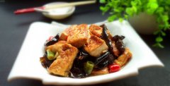 木耳烧豆腐