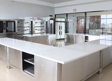 �����������У԰����